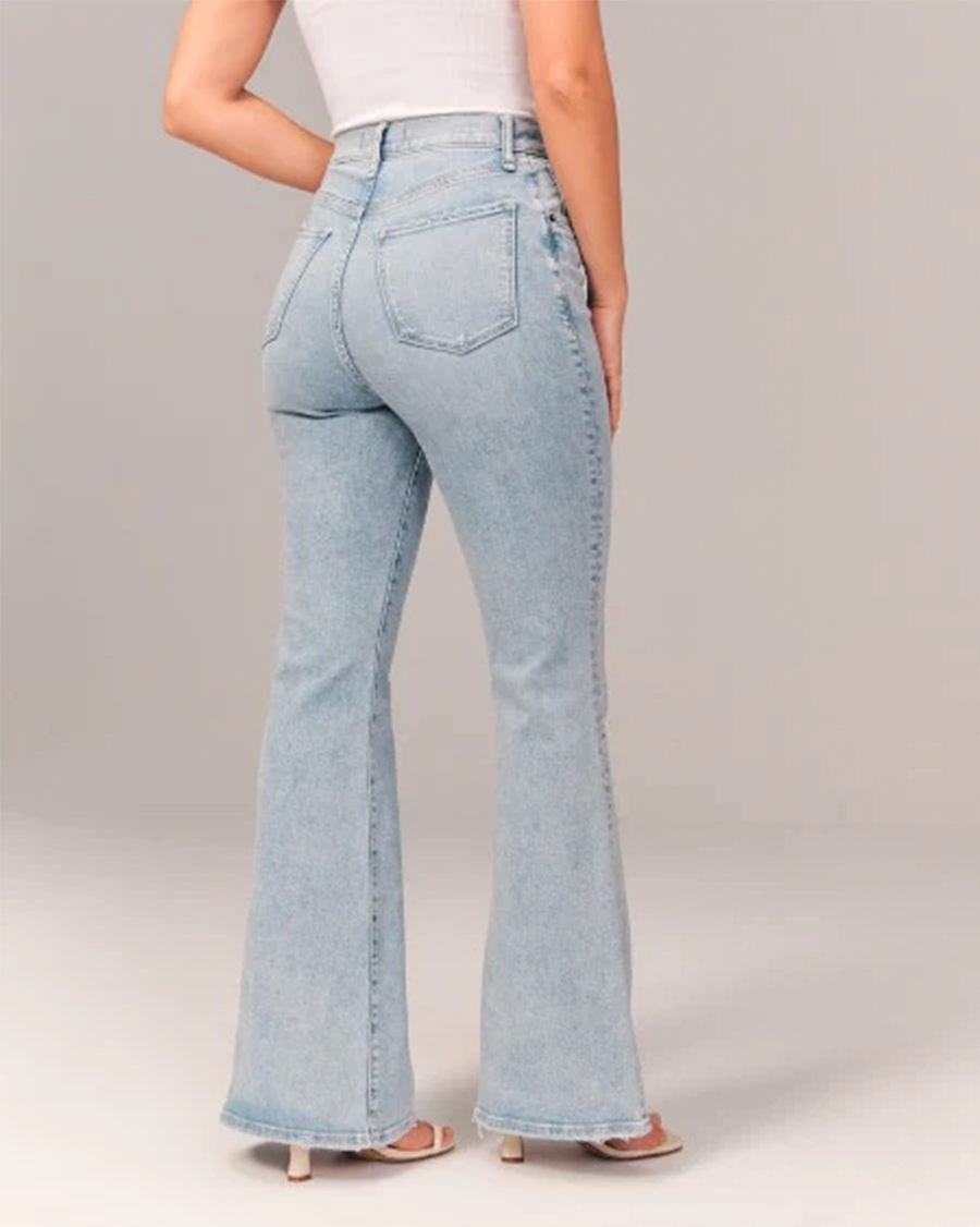 High-Waisted Flare Jeans – Timeless Fit and Stylish Denim