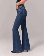 High-Waisted Flare Jeans – Timeless Fit and Stylish Denim