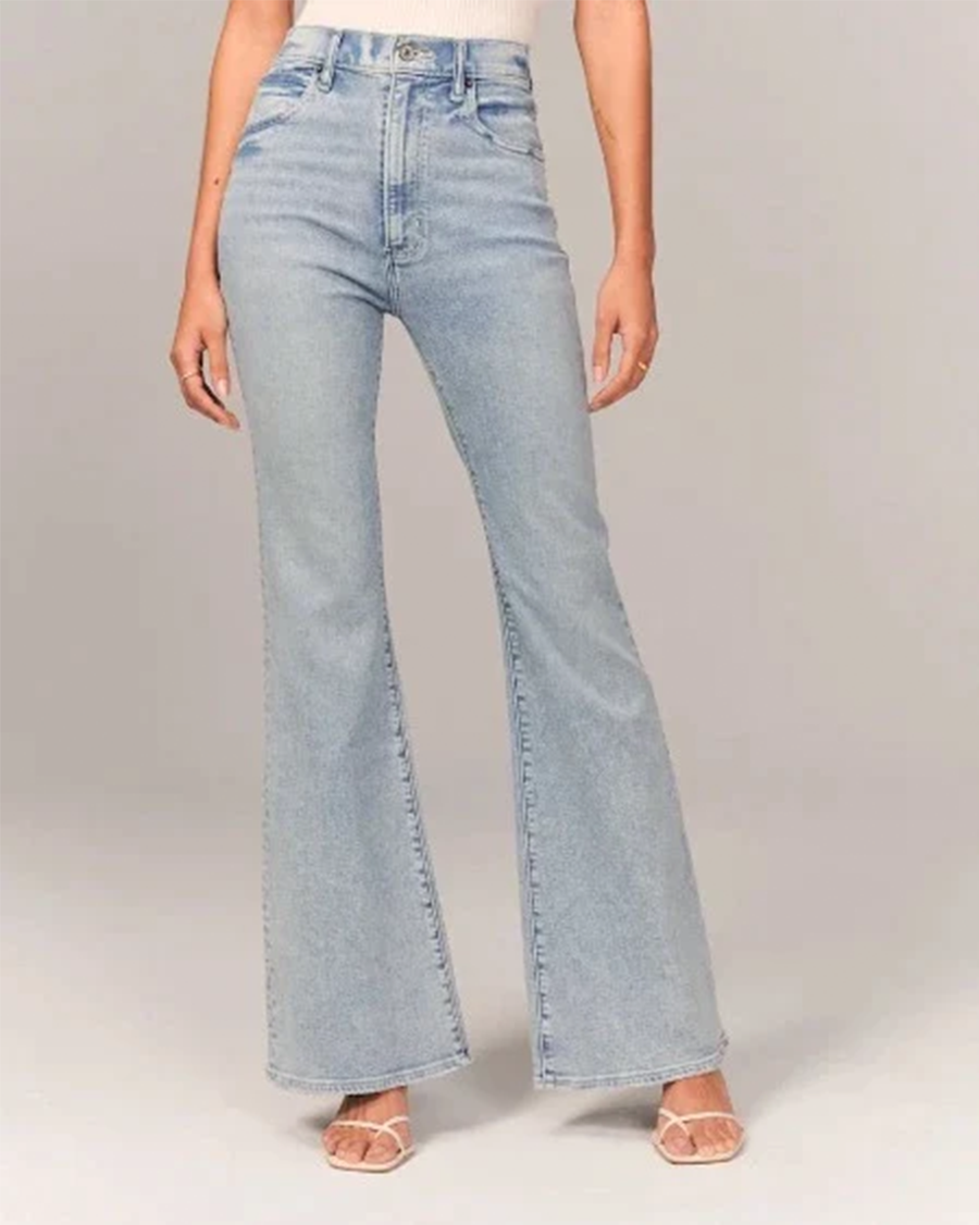 High-Waisted Flare Jeans – Timeless Fit and Stylish Denim