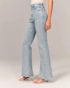High-Waisted Flare Jeans – Timeless Fit and Stylish Denim