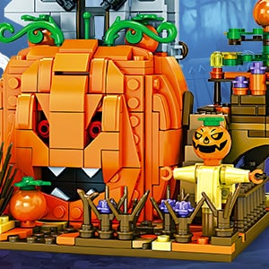Kids' Halloween Building Blocks Construction Set with Pumpkin House and Ghost Figures - Image 3