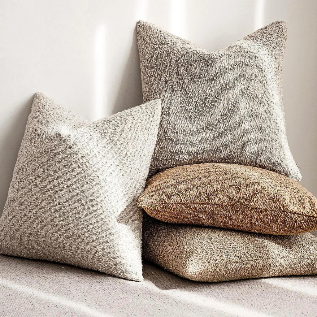 Elegant Bouclé Cushion Cover – Classic Comfort and Sophistication