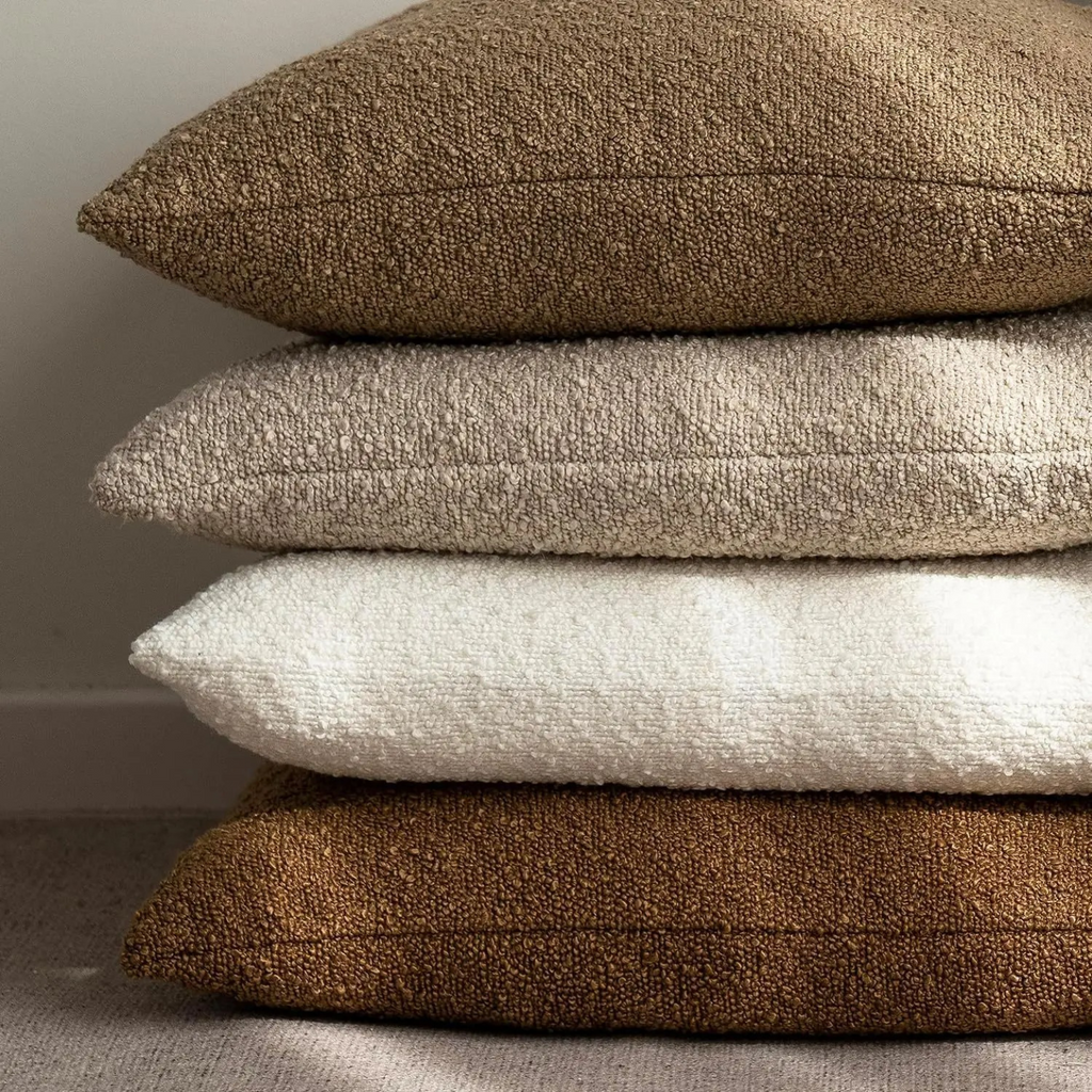Elegant Bouclé Cushion Cover – Classic Comfort and Sophistication