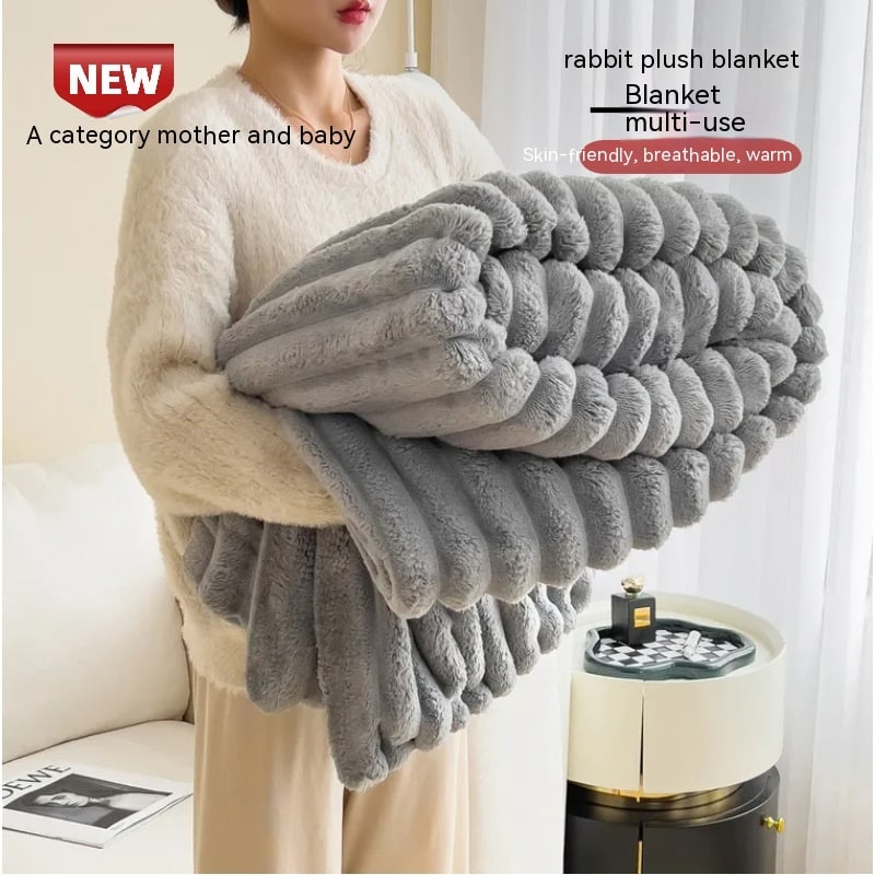 Luxury Faux Fur Throw Blanket with Soft Fleece Reverse and Matching Pillowcase - Image 2