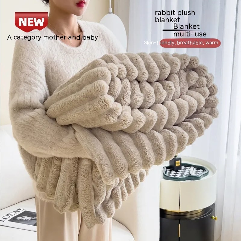 Luxury Faux Fur Throw Blanket with Soft Fleece Reverse and Matching Pillowcase - Image 6