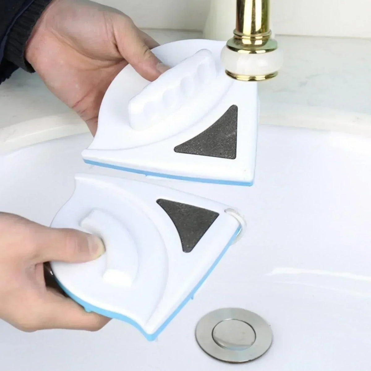 Magnetic Window Cleaner and Squeegee with Triangular Design for Hard-To-Reach - Image 10