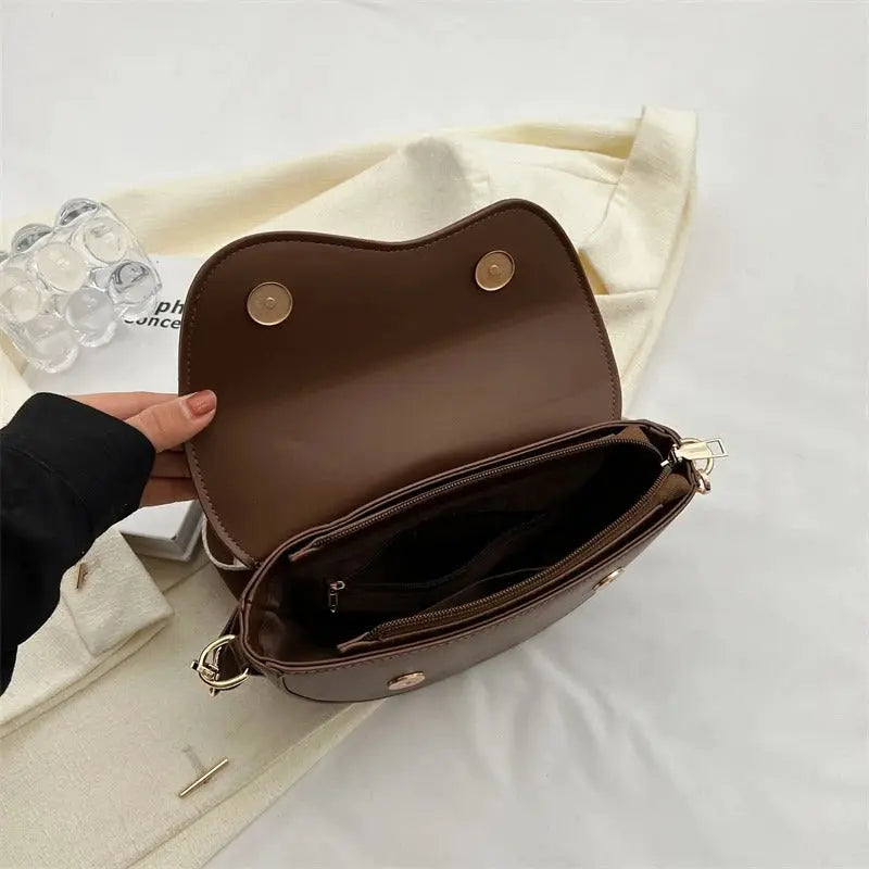 Premium Shoulder Bag for Everyday Use – Stylish Carry Bag for Work, Travel and Daily Outfits