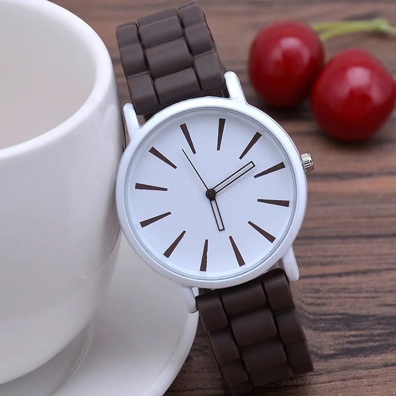 Minimalist Analog Watch with Textured Silicone Strap - Image 7