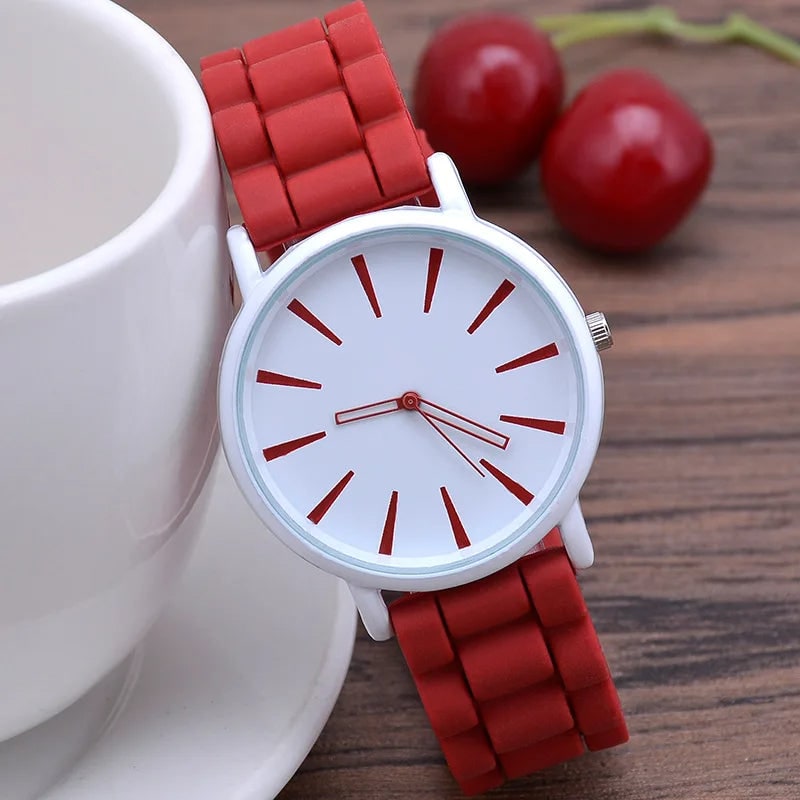 Minimalist Analog Watch with Textured Silicone Strap - Image 8