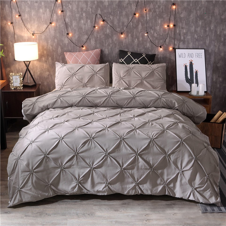 Pintuck Duvet Cover Set with Matching Pillowcases King Size Comforter Doona - Image 4