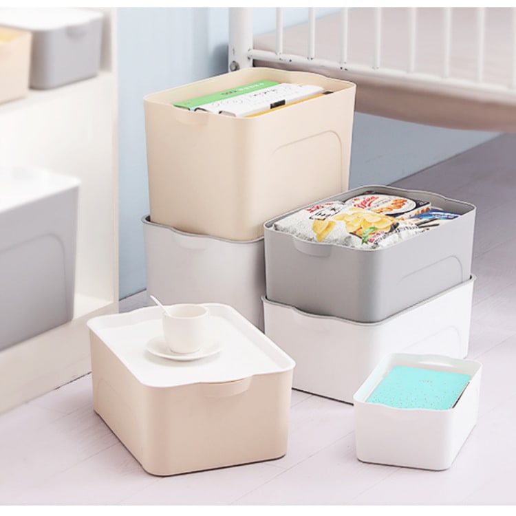 Plastic Storage Bin with Lid and Handles Stackable Organizer Containers Totes - Image 1