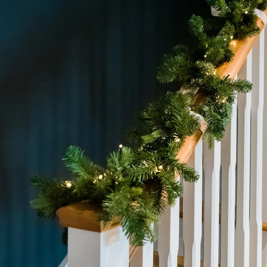 Pre-Lit Christmas Garland with Warm LED Lights for Stairs and Mantels - Image 3