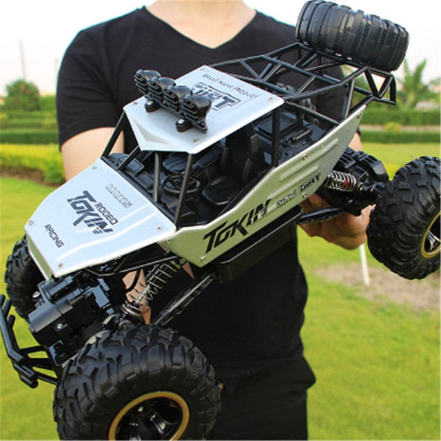 All-Terrain Toy Car – Durable Off-Road Vehicle for Indoor and Outdoor Play