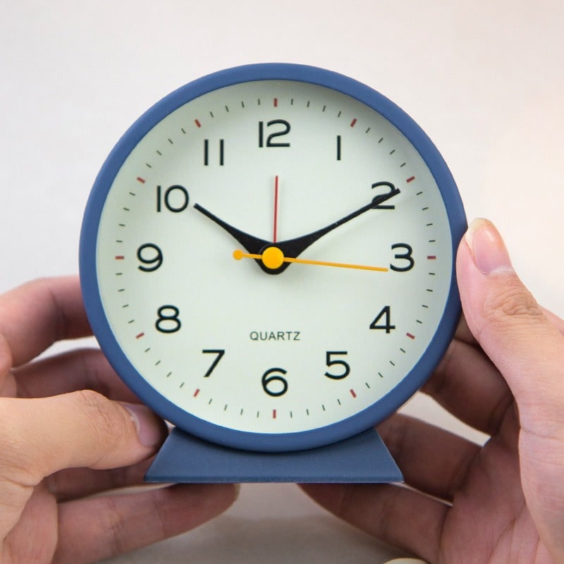 Retro Analog Alarm Clock with Silent Quartz Movement and Backlight - Image 11