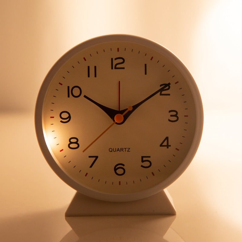 Retro Analog Alarm Clock with Silent Quartz Movement and Backlight - Image 4