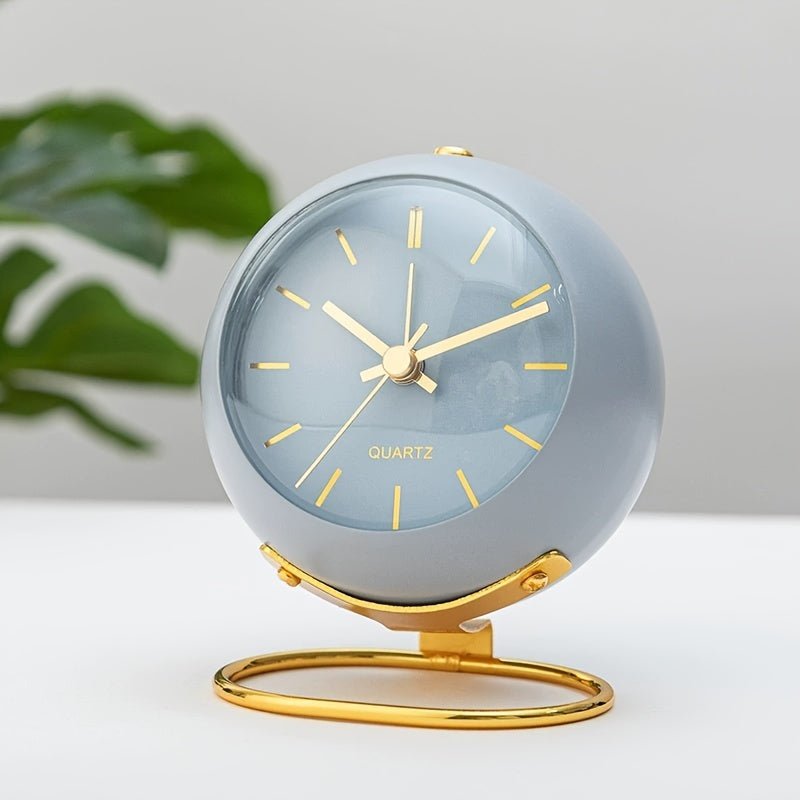 Vintage Analog Alarm Clock for Bedroom and Desk – Classic Time Display with Loud Alarm for Everyday Use