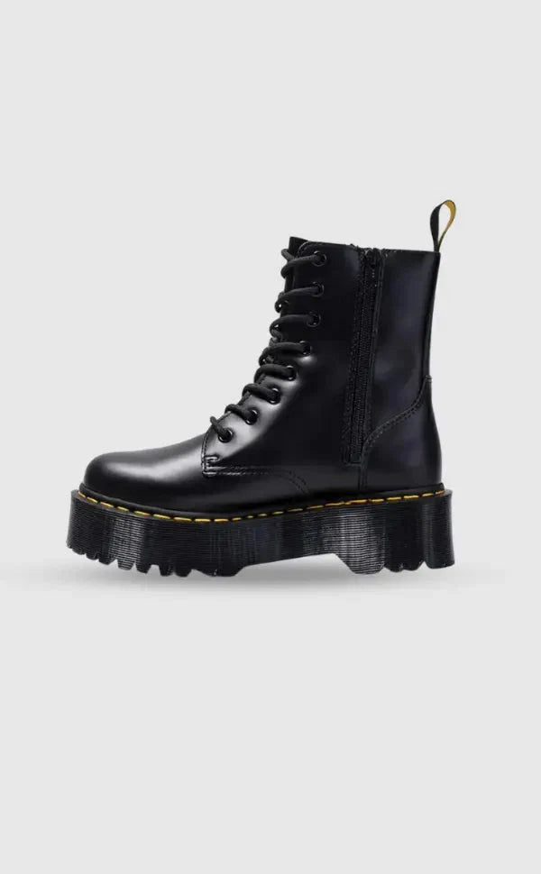 Vera | AssertStride Bold Platform Lace-Up Boots