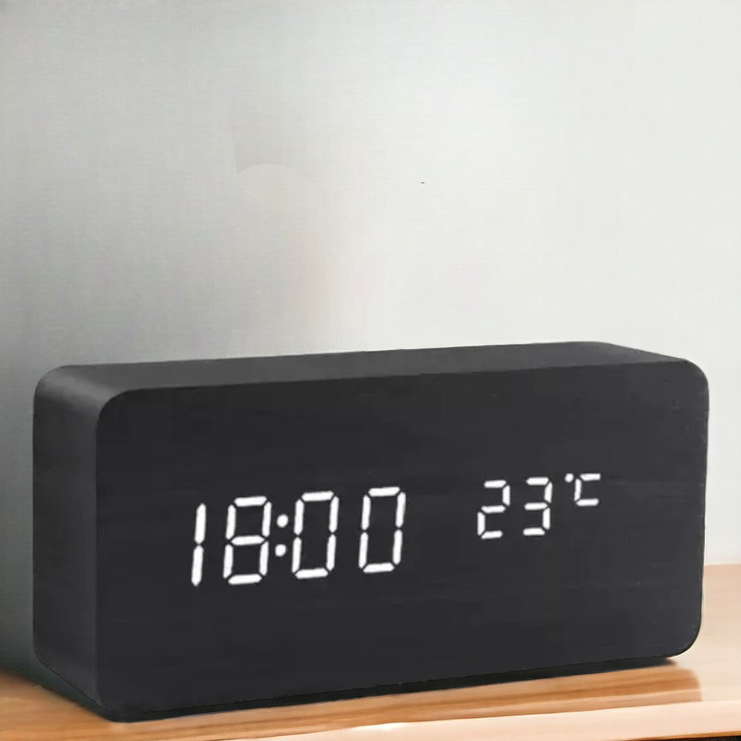 LED Alarm Clock with Voice Control – Modern Display for a Clean, Minimalist Interior
