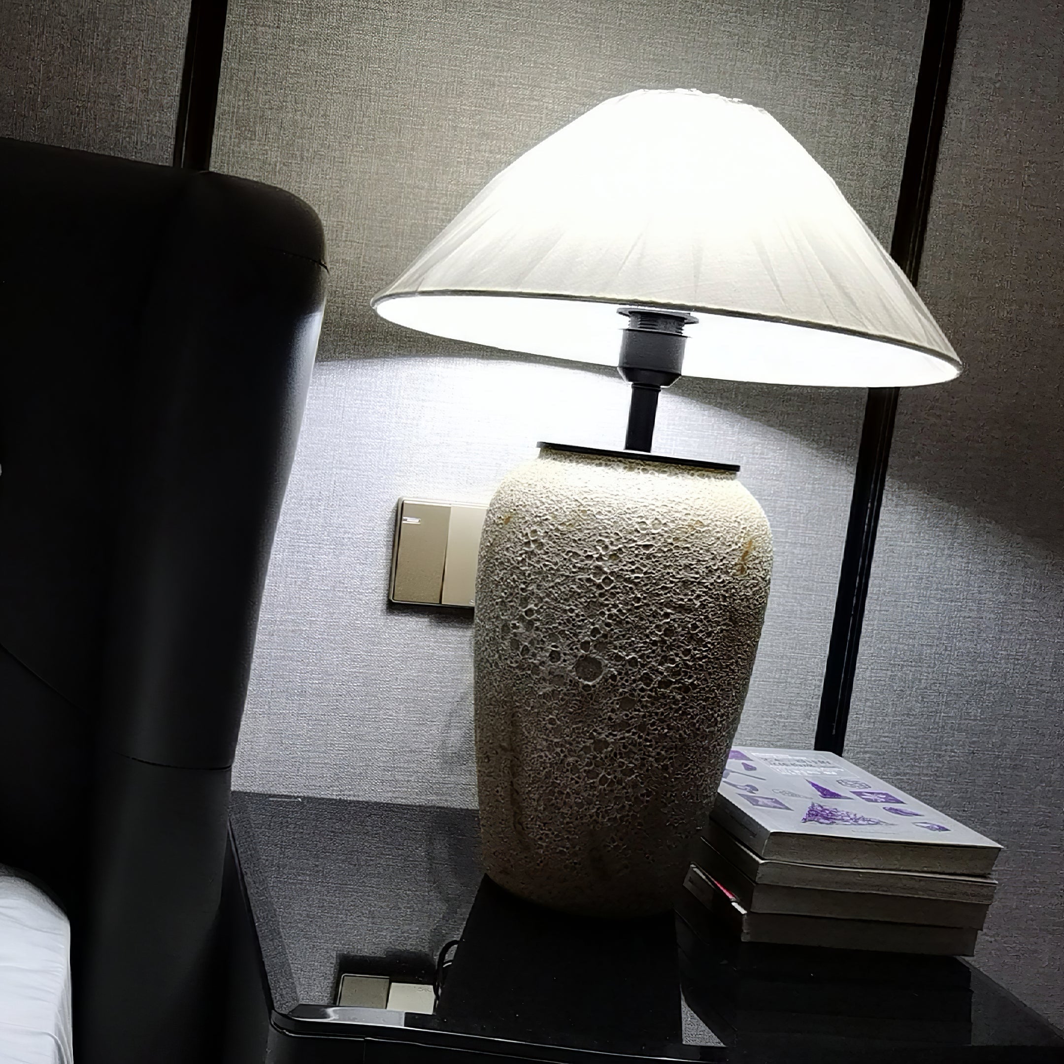 Table Lamp Ceramic Bedside Lamp Living Room Lamp Push Button Switch - Image 4