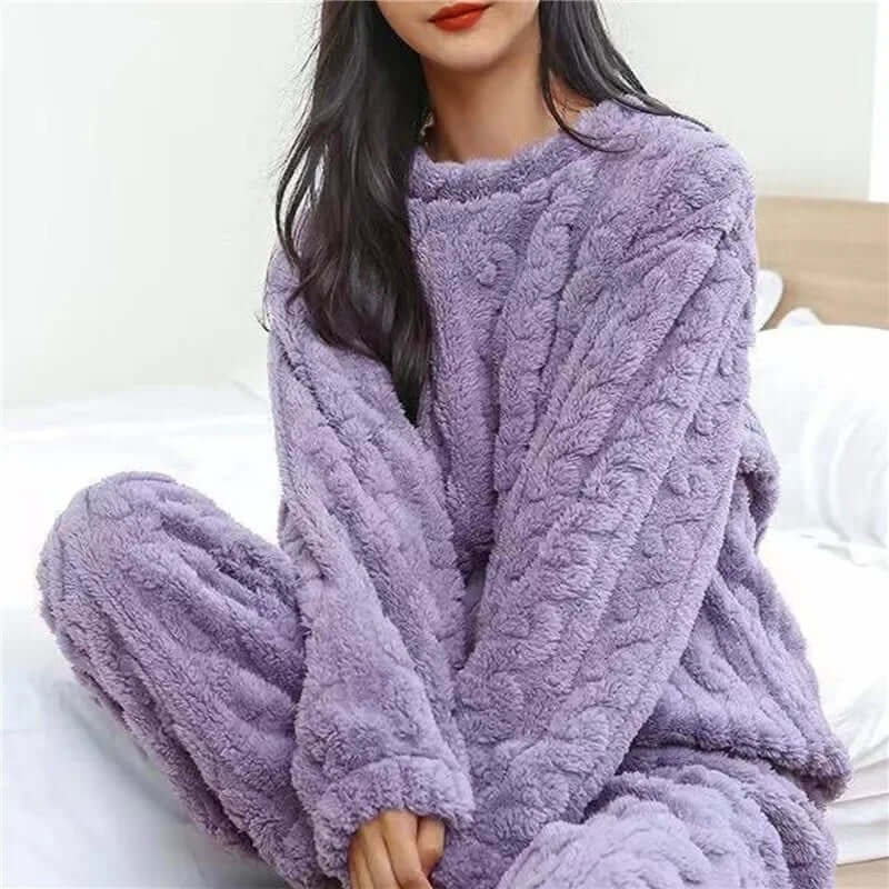 Women's Fleece Pajamas Set with Cable Knit Pattern and Crew Neck - Image 10