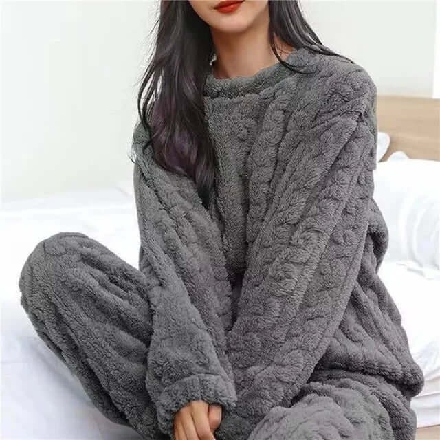 Women's Fleece Pajamas Set with Cable Knit Pattern and Crew Neck - Image 3