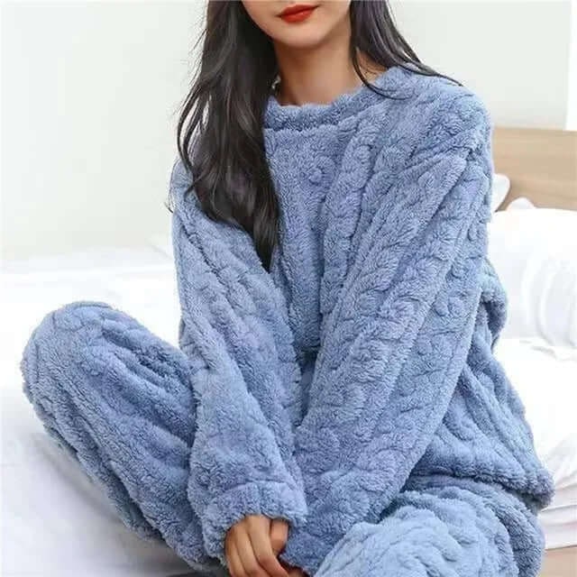Women's Fleece Pajamas Set with Cable Knit Pattern and Crew Neck - Image 4