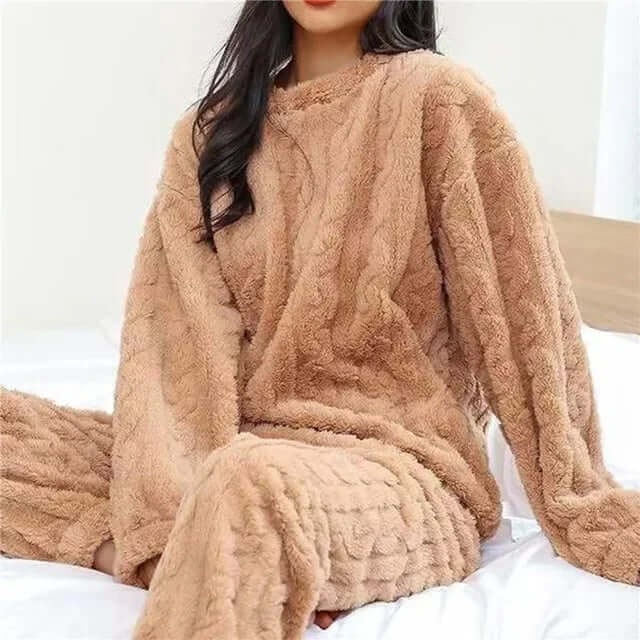 Women's Fleece Pajamas Set with Cable Knit Pattern and Crew Neck - Image 5