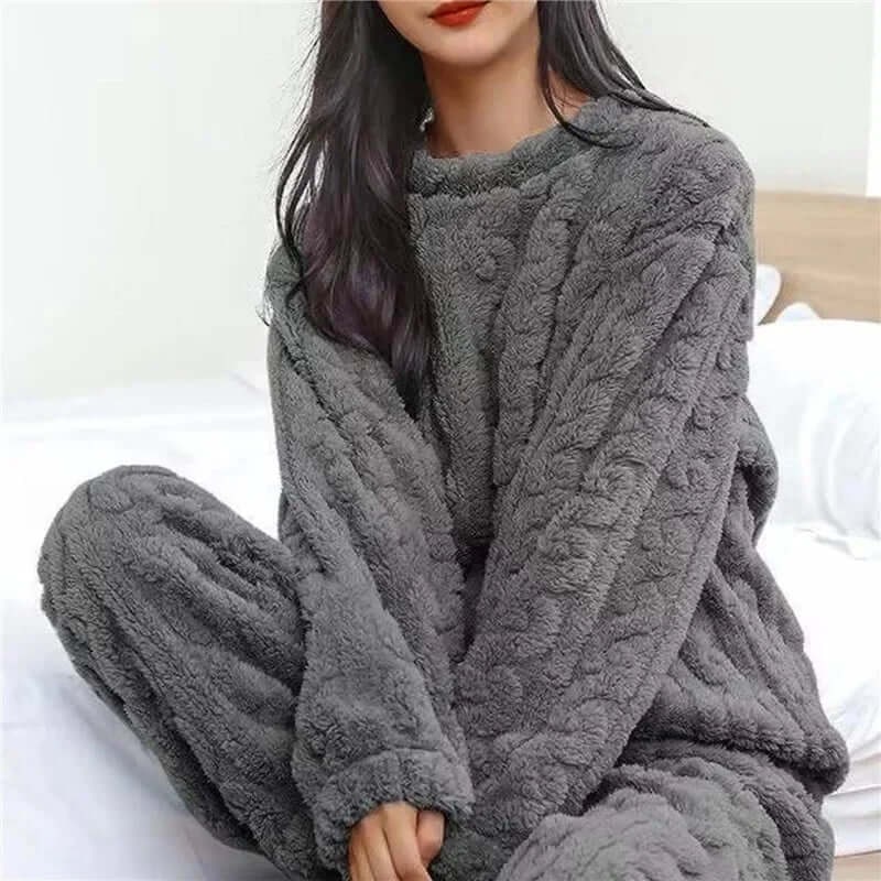 Women's Fleece Pajamas Set with Cable Knit Pattern and Crew Neck - Image 7