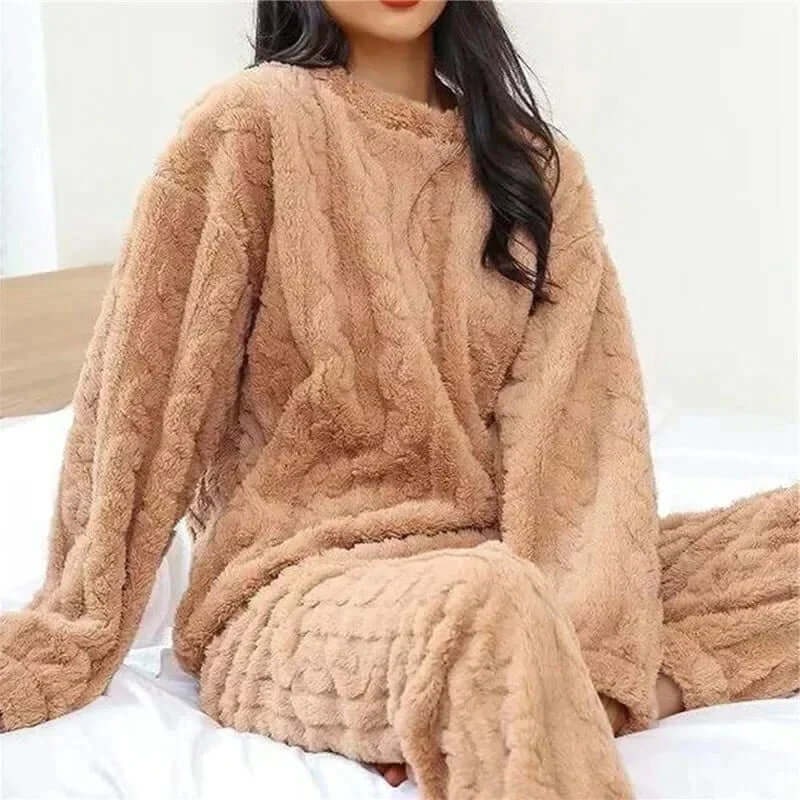 Women's Fleece Pajamas Set with Cable Knit Pattern and Crew Neck - Image 9