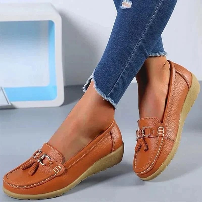 Womens Loafers Comfortable Slip Leather Pebbled Tassel Hardware - Image 1