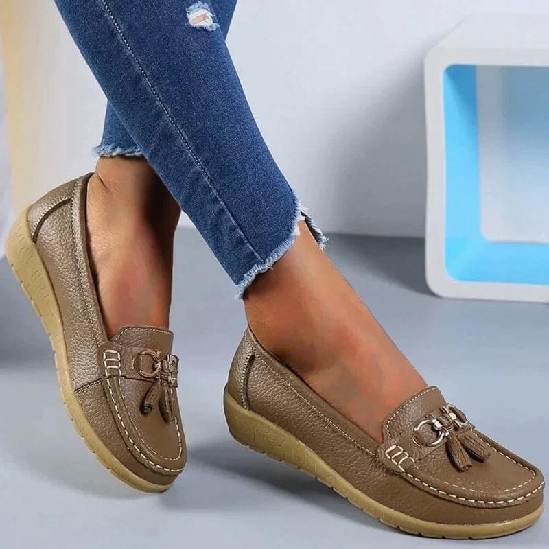Womens Loafers Comfortable Slip Leather Pebbled Tassel Hardware - Image 12